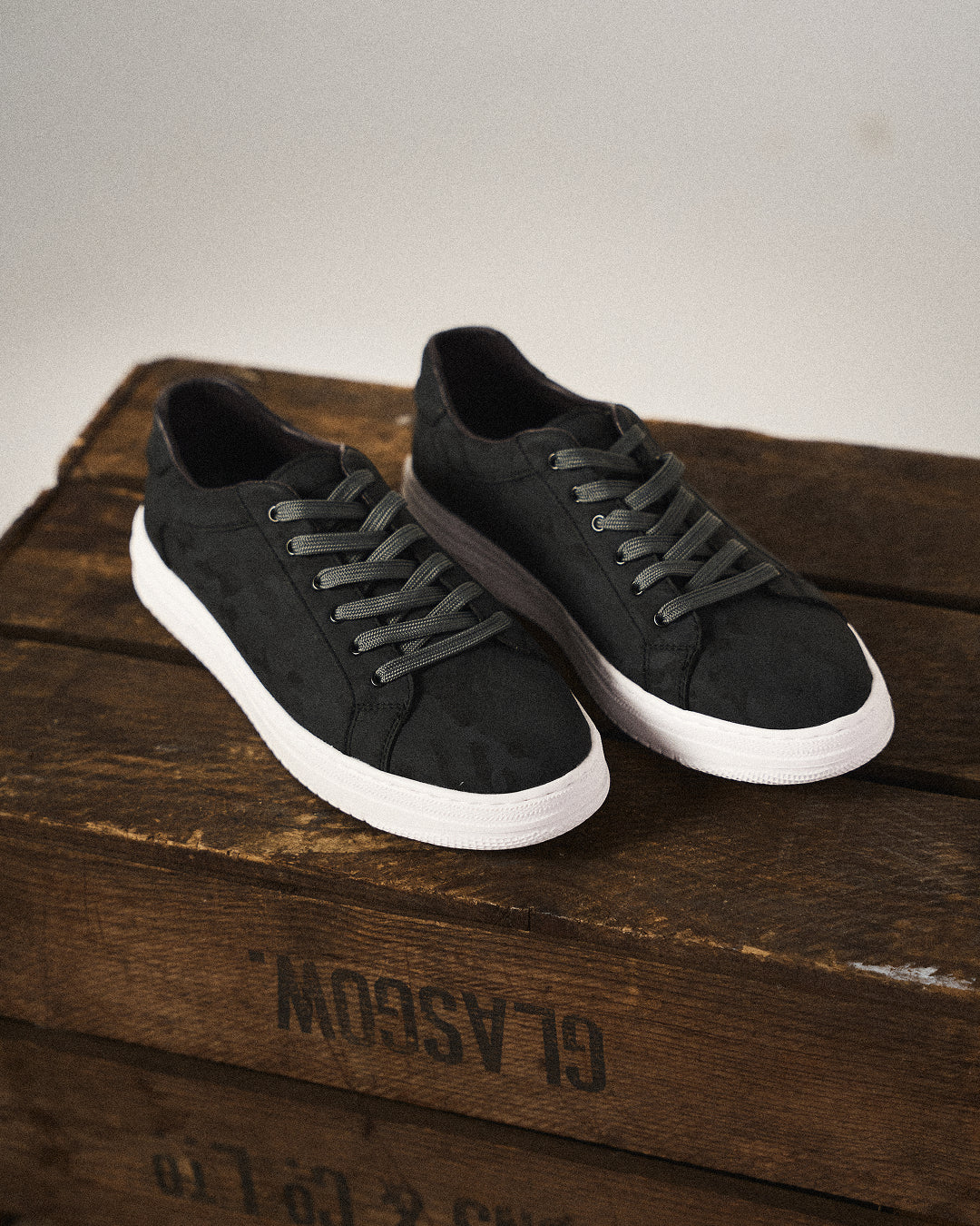 Belmont Classic Sneaker