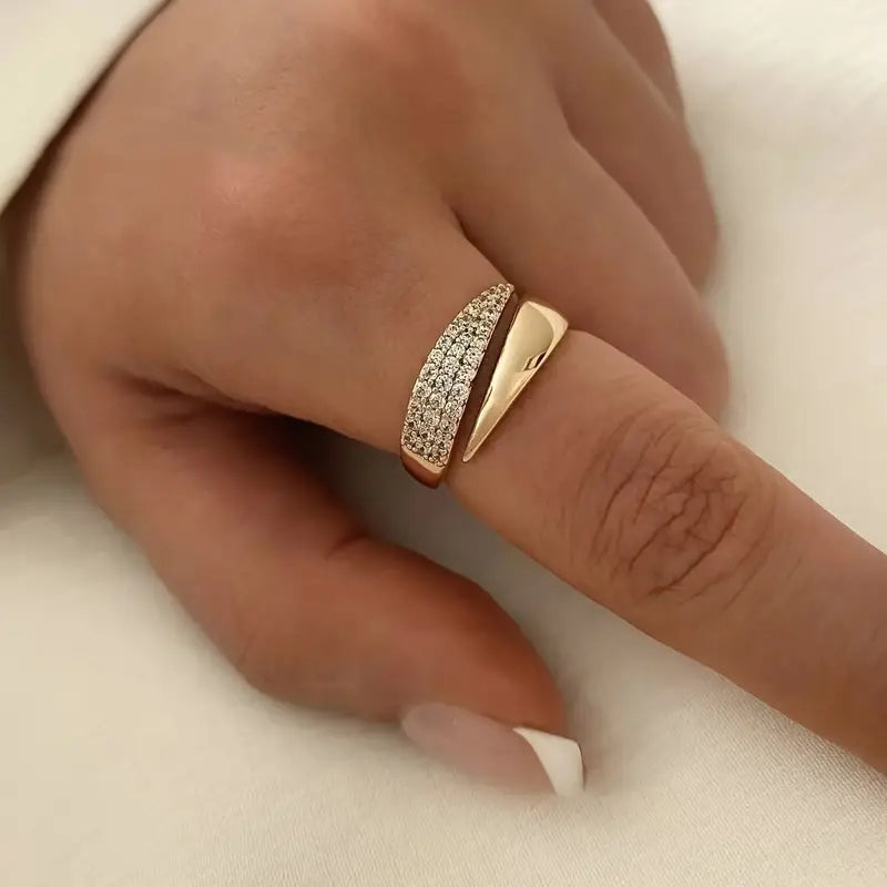 Elegant Gold Ring with Sparkling Stone (1+1 FREE)