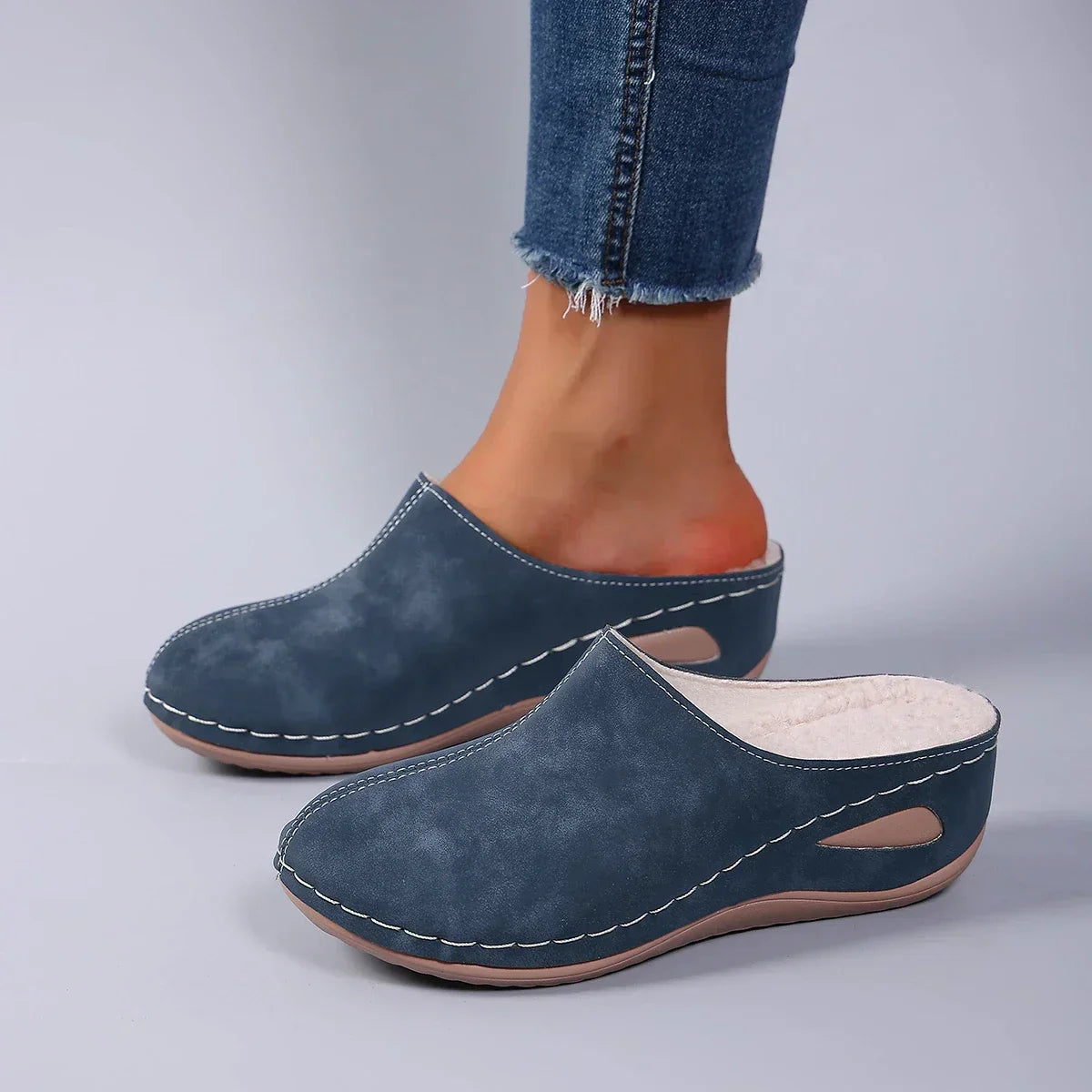 Orthopaedic Slippers with Daily Comfort and Timeless Style