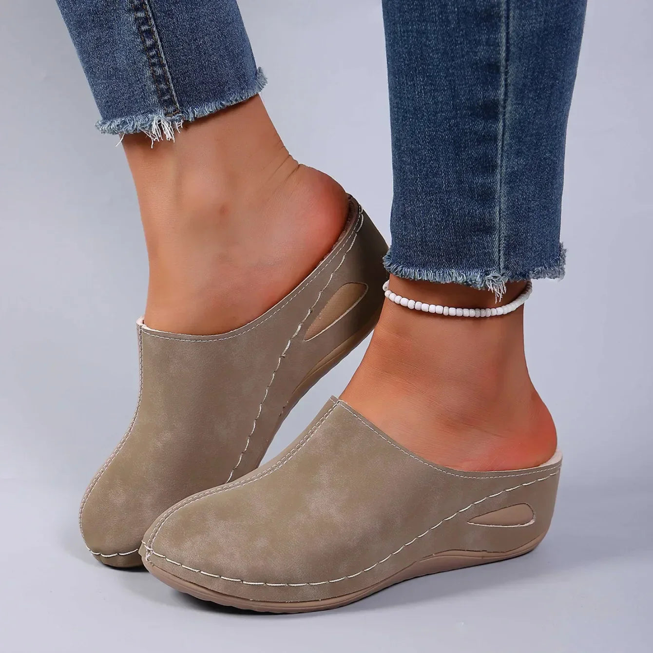 Orthopaedic Slippers with Daily Comfort and Timeless Style