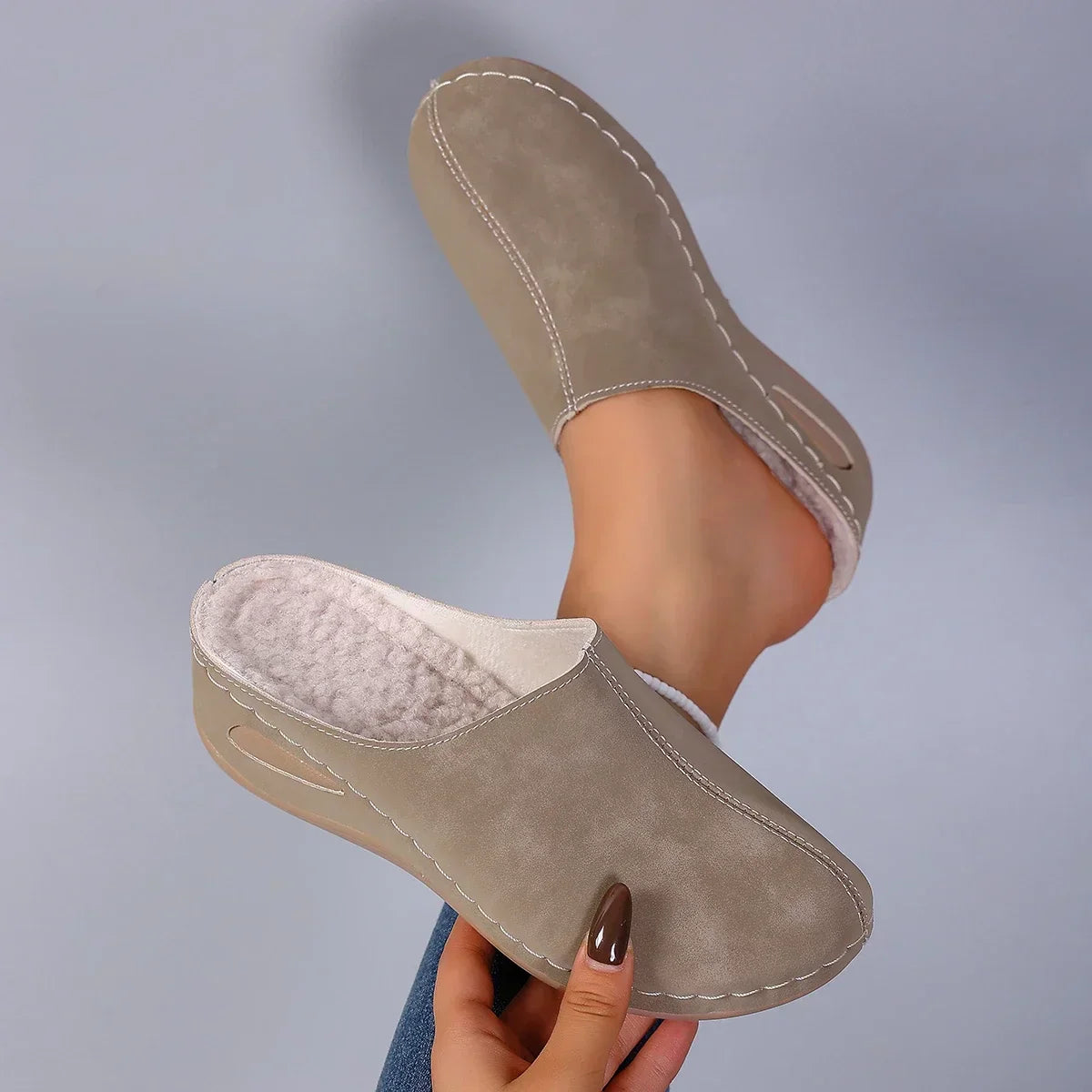Orthopaedic Slippers with Daily Comfort and Timeless Style
