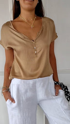Lana - V-neck T-shirt