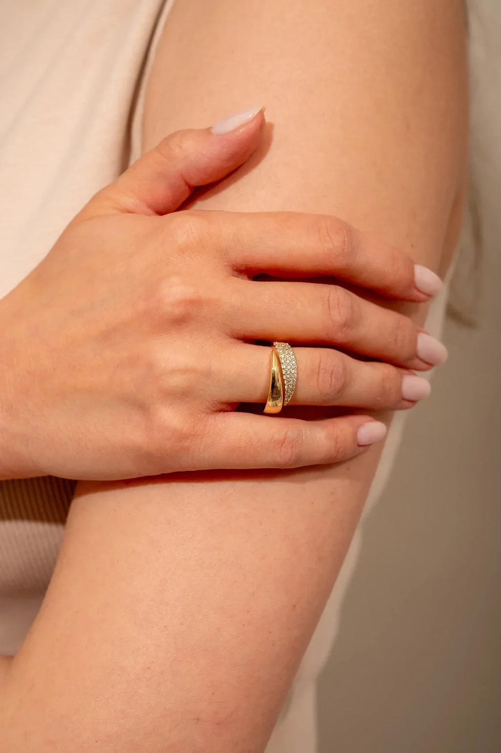 Elegant Gold Ring with Sparkling Stone (1+1 FREE)